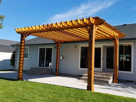 garden pergolas uk with roof.